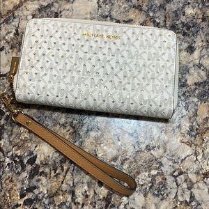 Never Used Wristlet
